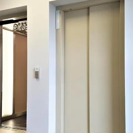 Przy Krakowskiej Tauron Arenie Краков
